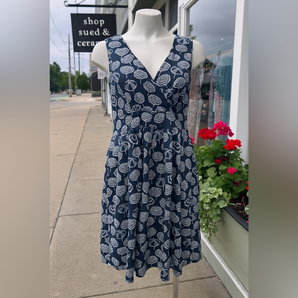 Maison Jules Navy Floral V‑Neck Sleeveless Midi Dress